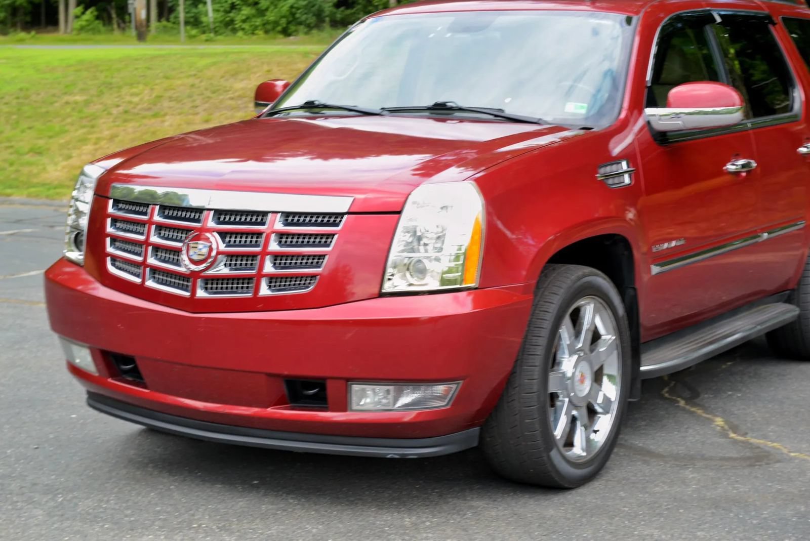 Used 2010 Cadillac Escalade Luxury AWD/4WD image 32