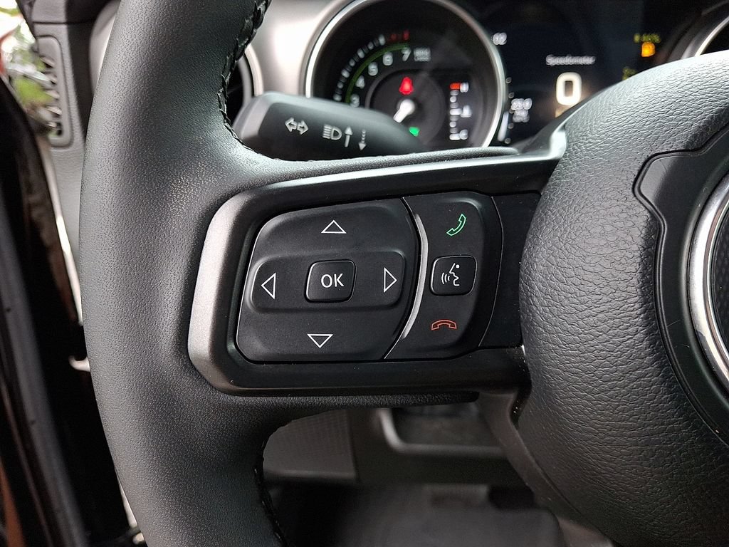 Used 2023 Jeep Wrangler Unlimited w/ Sun & Screen Package AWD/4WD image 21