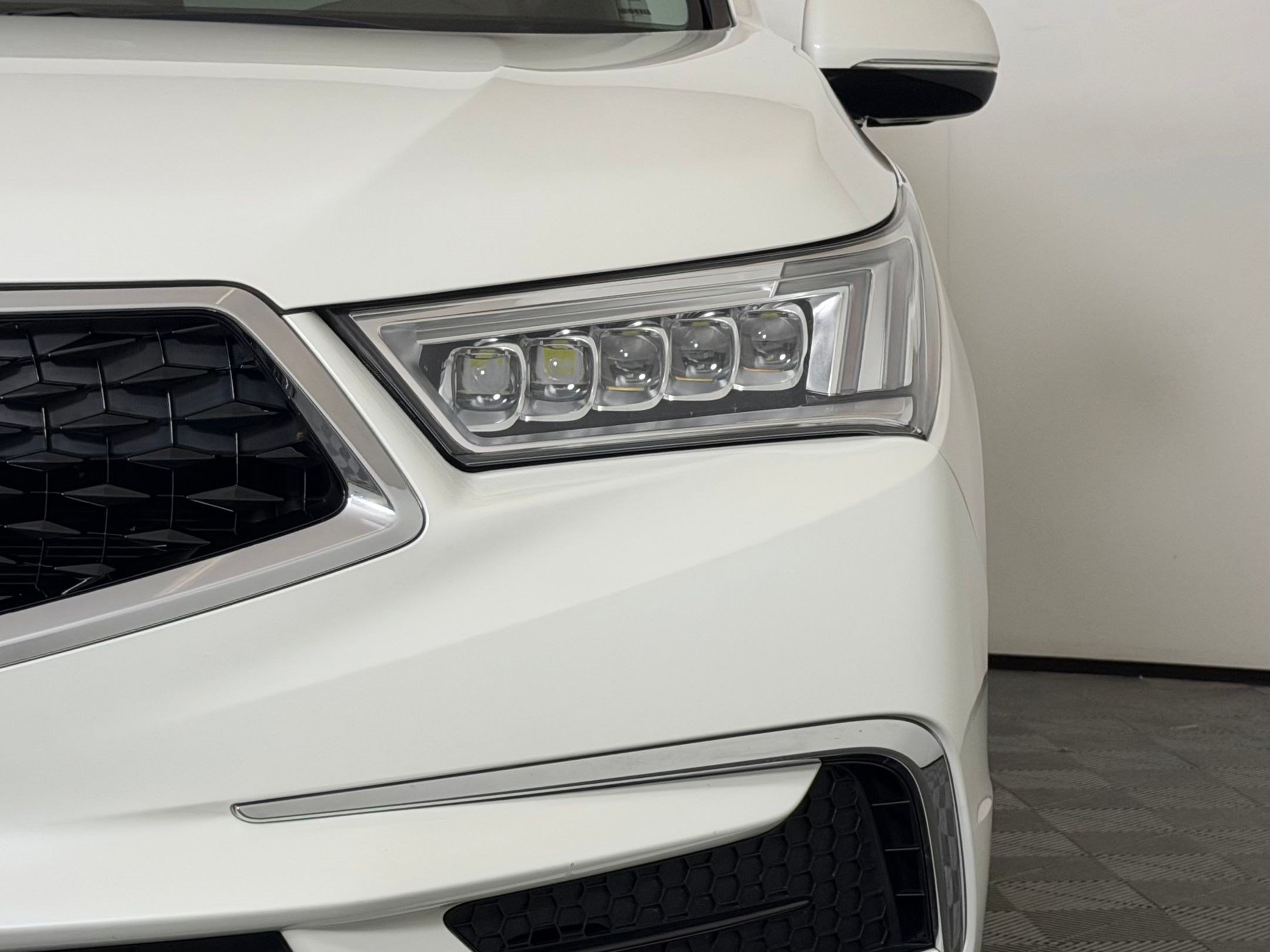 Used 2018 Acura MDX SH-AWD w/ Technology Package image 11