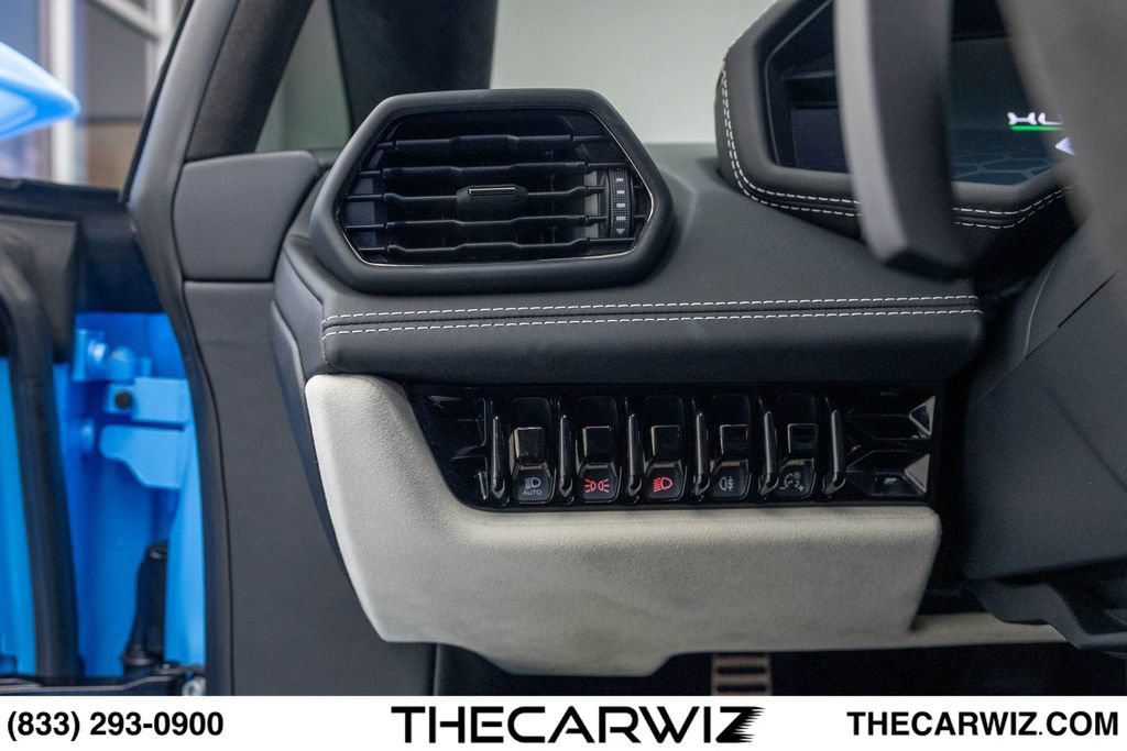 Used 2024 Lamborghini Huracan EVO AWD/4WD image 56
