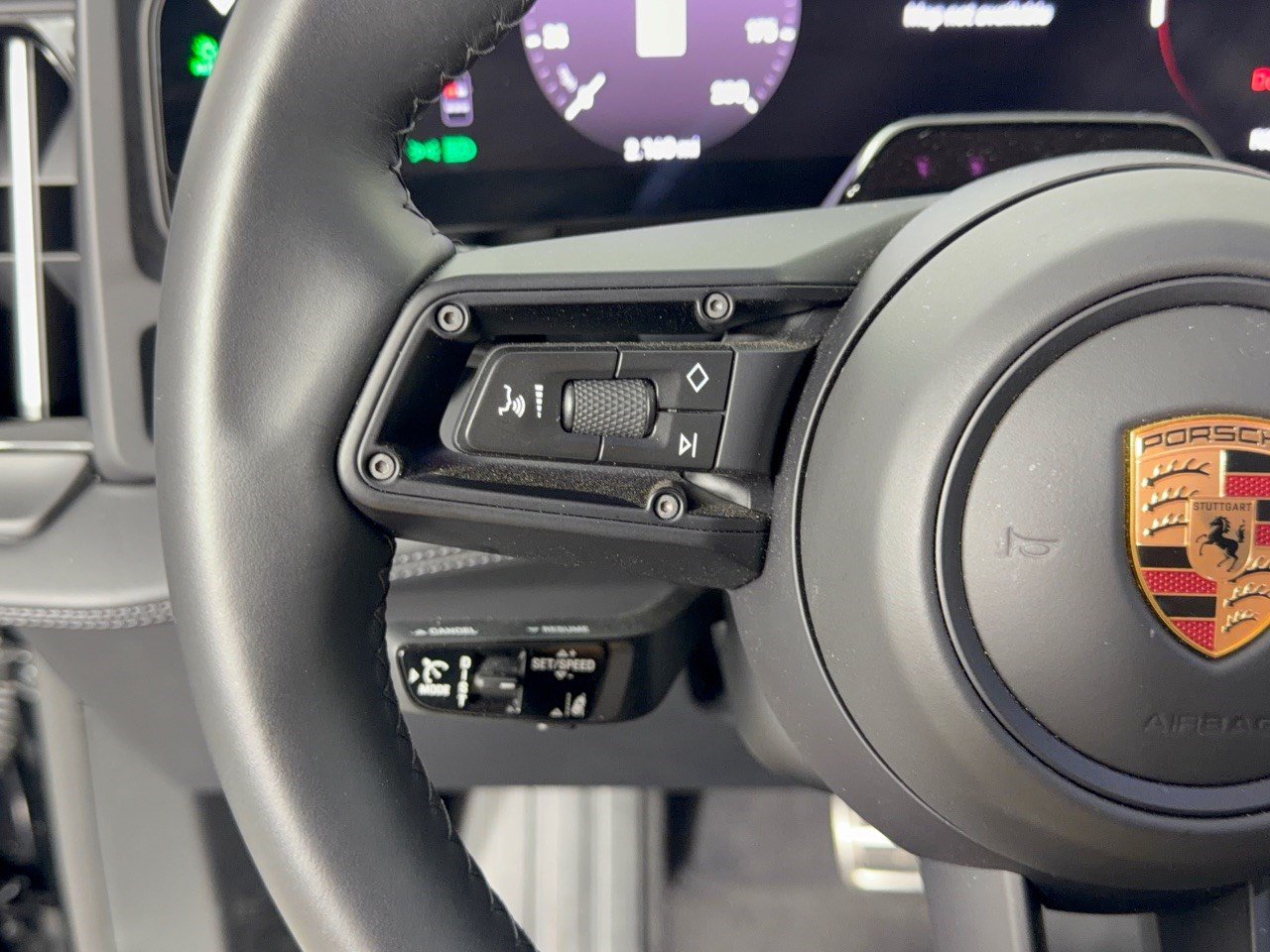 New 2026 Porsche Cayenne Electric AWD/4WD image 18