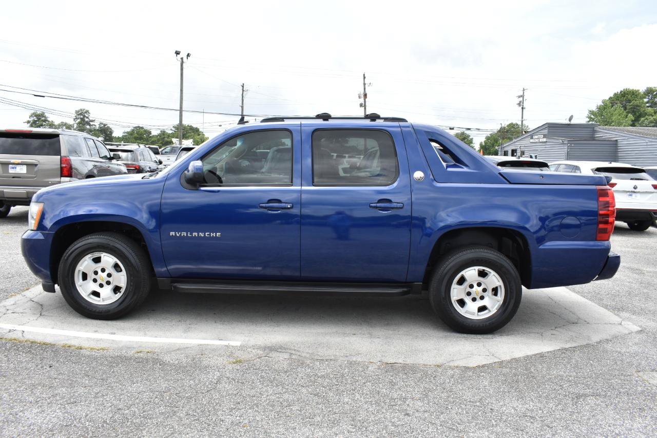 Used 2013 Chevrolet Avalanche LS RWD image 9
