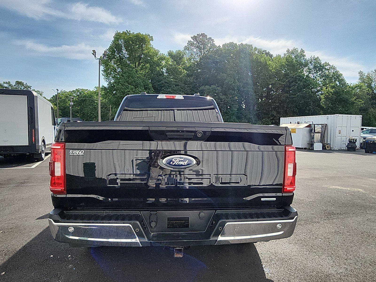 Used 2021 Ford F150 XLT w/ Trailer Tow Package AWD/4WD image 4
