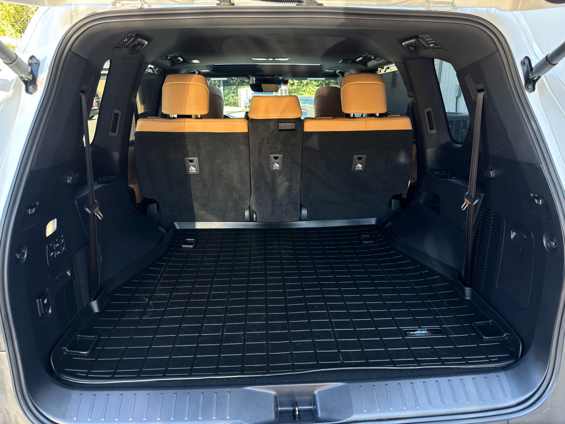 Used 2024 Lexus LX 600 4WD w/ Luxury Package image 56