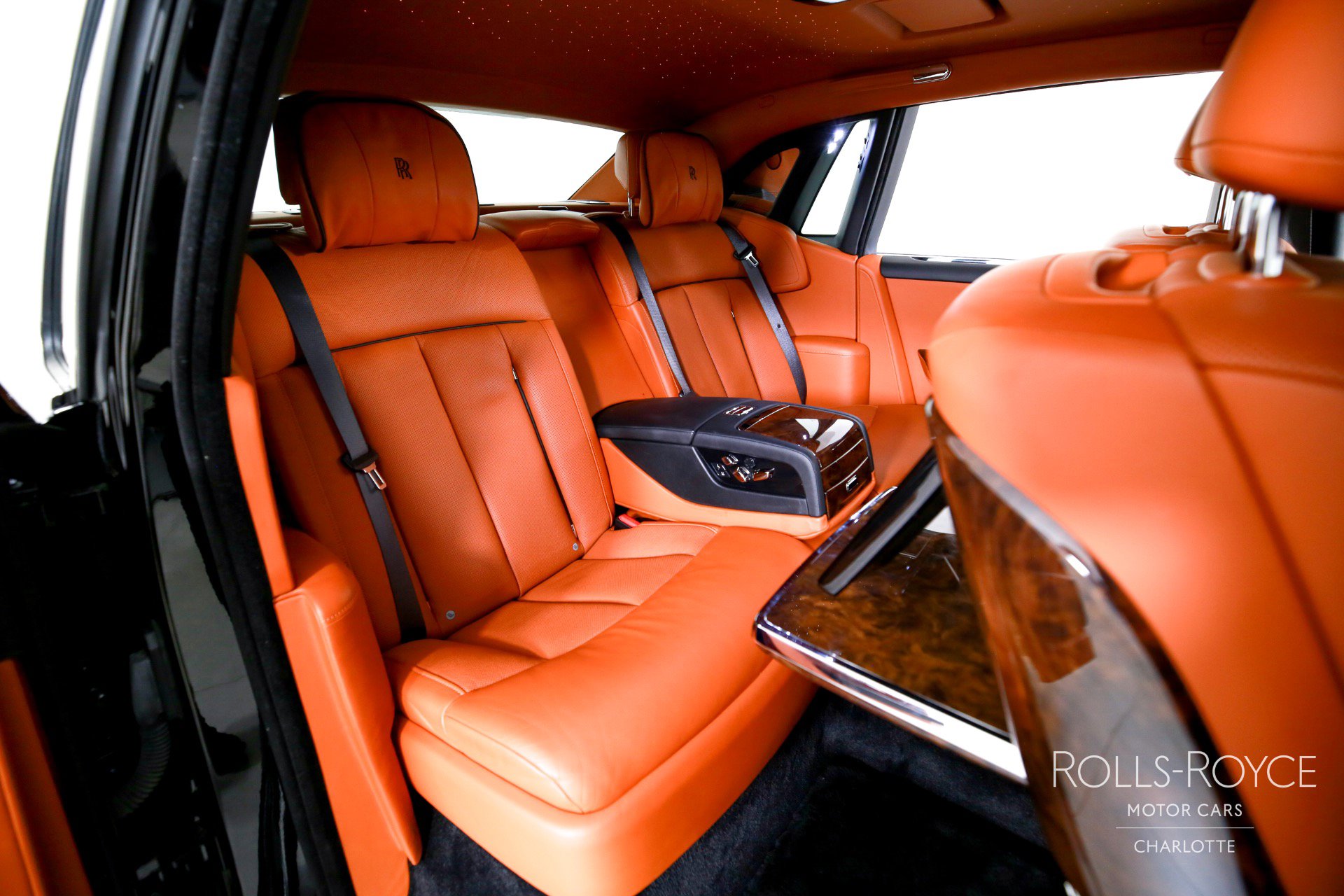 Used 2018 Rolls-Royce Phantom Sedan image 28