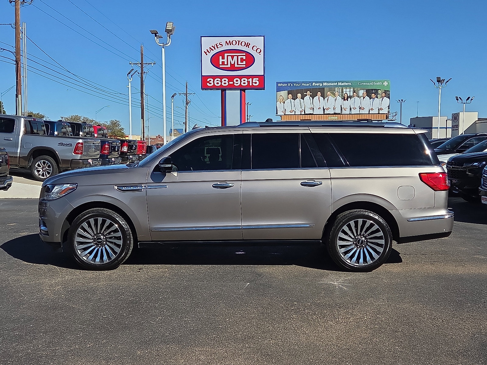 Used 2019 Lincoln Navigator L Reserve image 2