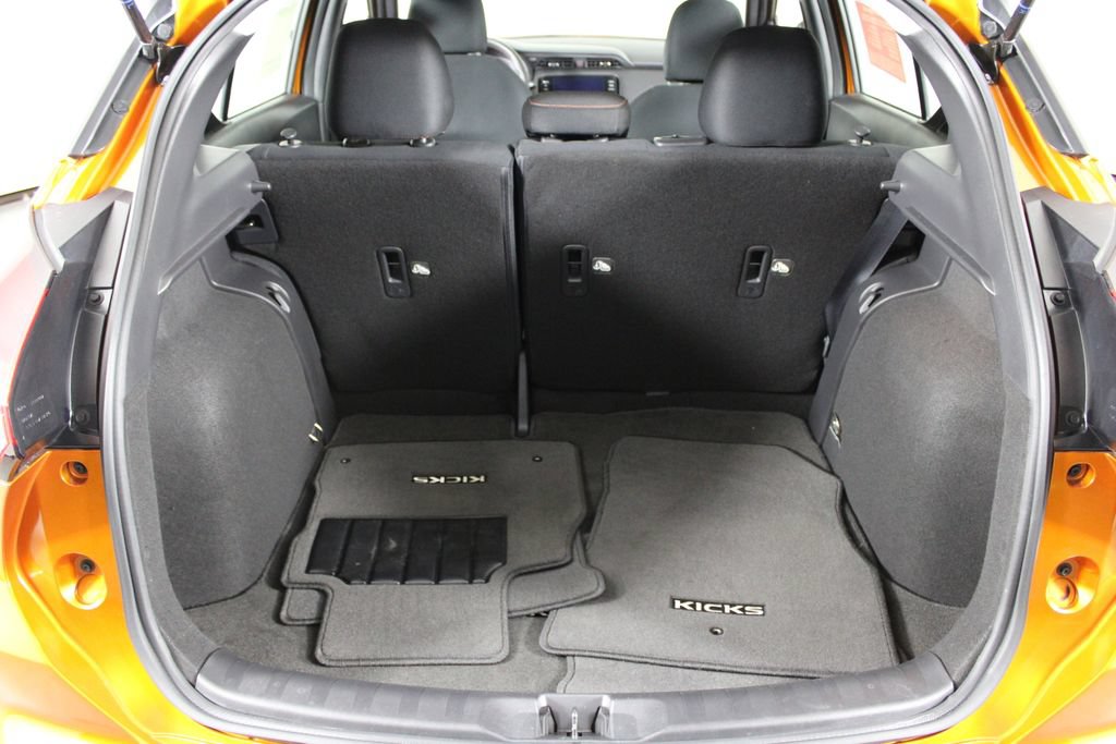 Certified 2022 Nissan Kicks SR FWD image 16