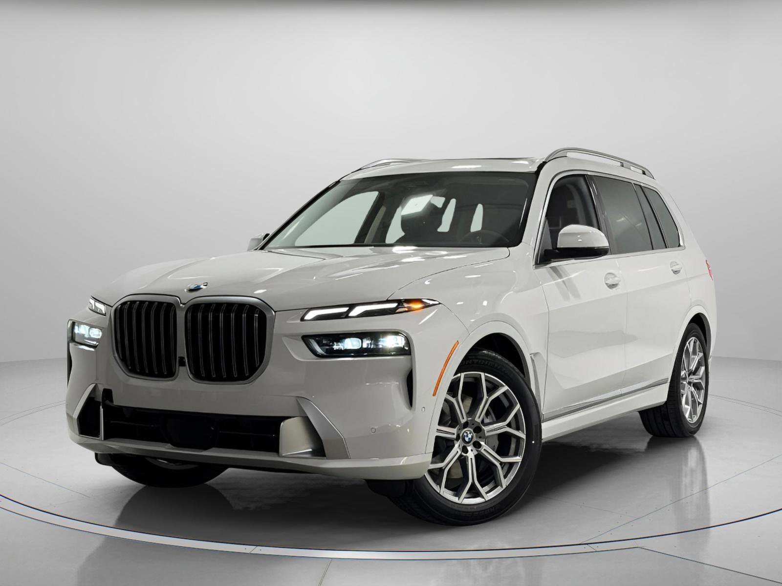Used 2026 BMW X7 xDrive40i image 2