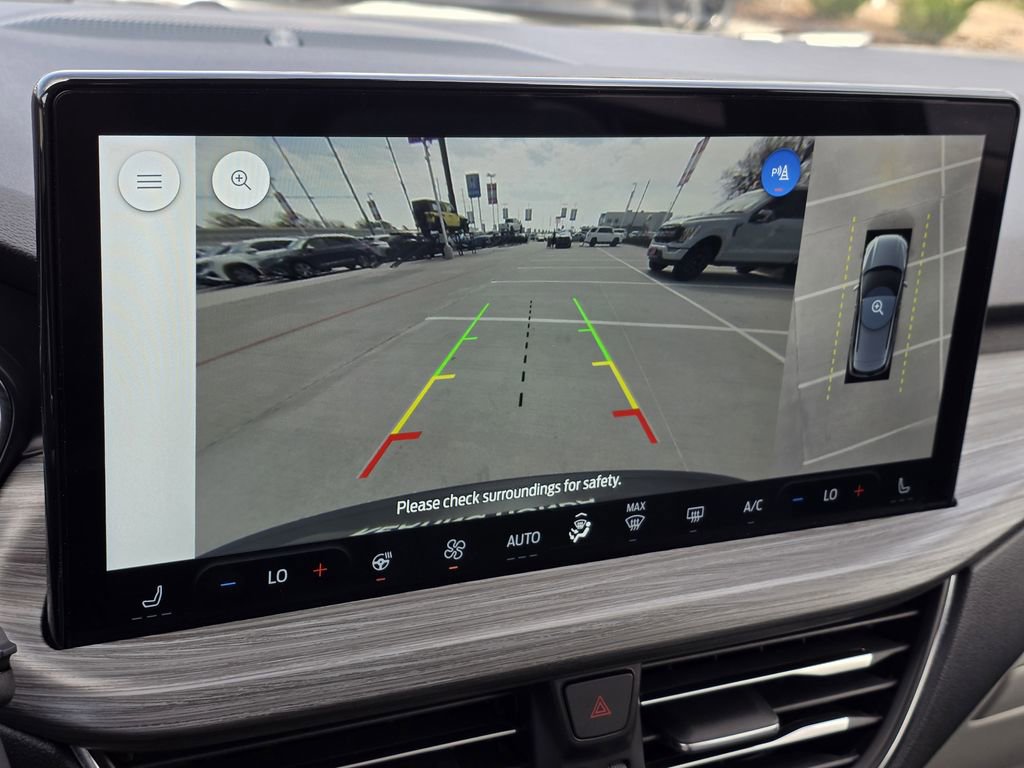 Used 2024 Ford Escape Platinum w/ Premium Technology Package image 24