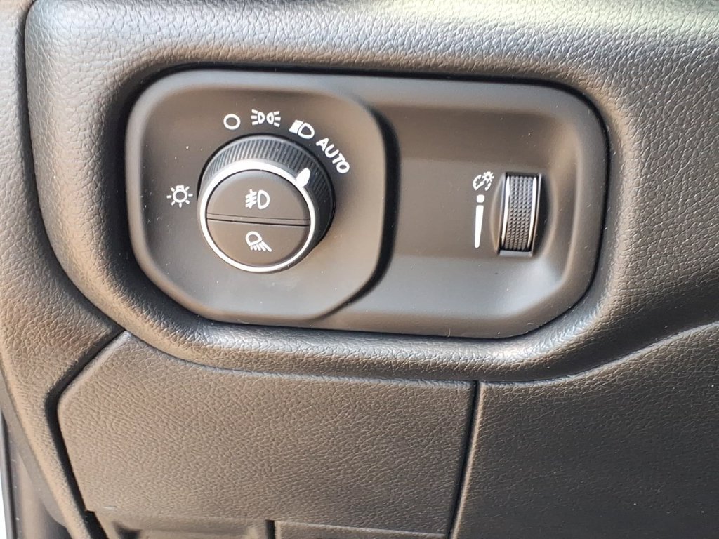 Used 2026 RAM 3500 Tradesman w/ Chrome Appearance Group A AWD/4WD image 22