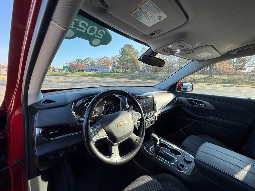 Certified 2021 Chevrolet Traverse LT image 16