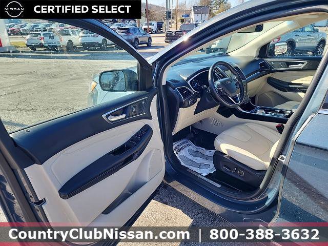Used 2019 Ford Edge Titanium w/ Equipment Group 301A image 10