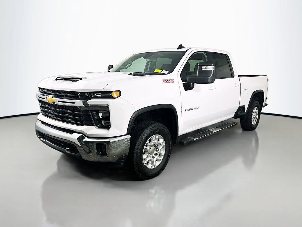 Used 2024 Chevrolet Silverado 2500 LT image 3
