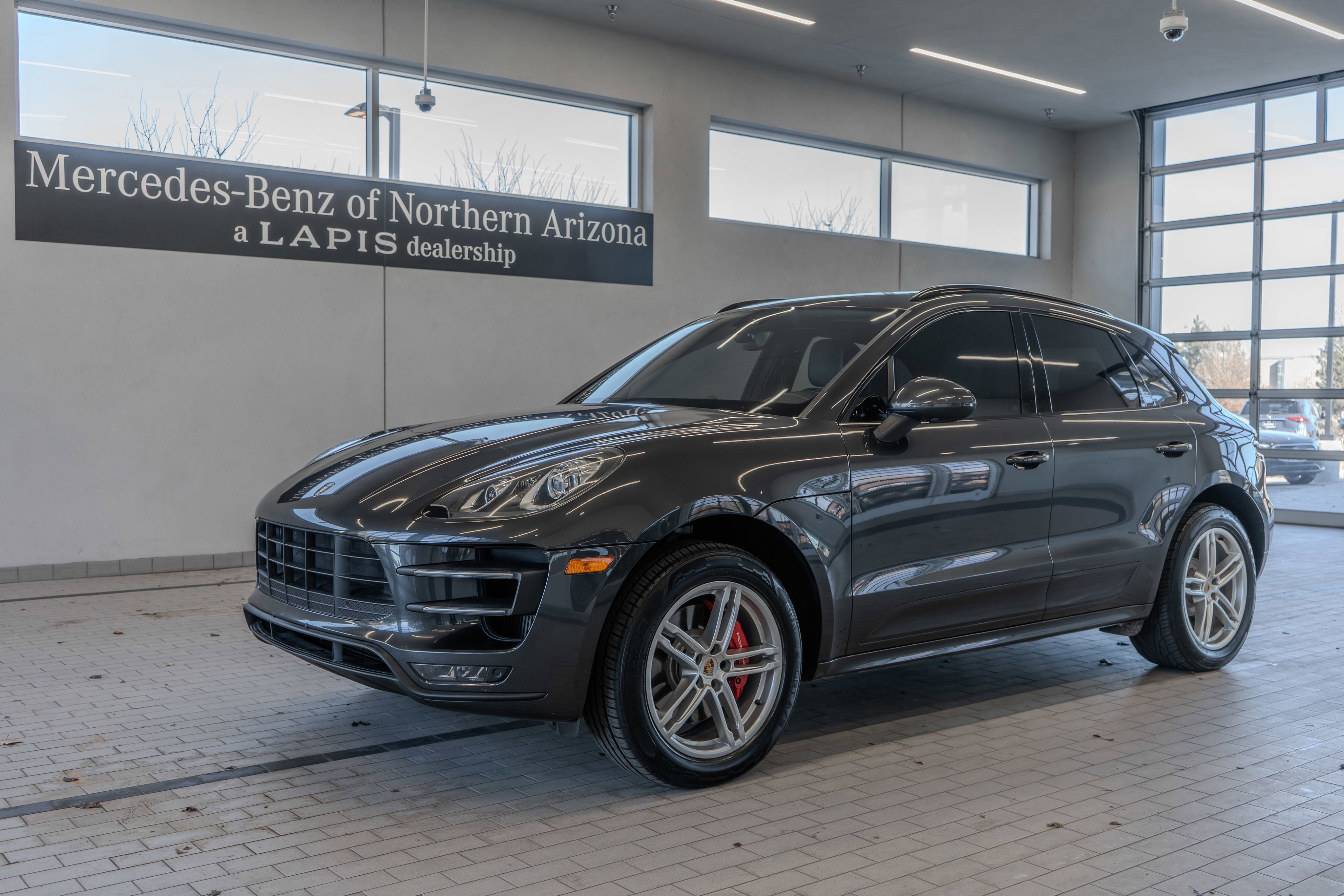 Used 2018 Porsche Macan Turbo w/ Premium Package Plus image 3