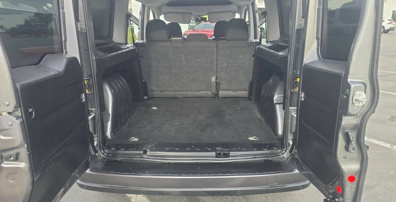 Used 2021 RAM ProMaster City SLT w/ Lights & Wheels Group image 20