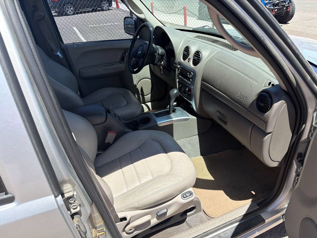 Used 2003 Jeep Liberty Limited AWD/4WD image 9