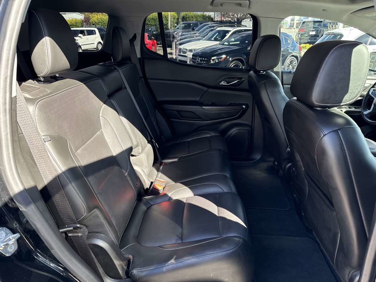 Used 2019 GMC Acadia SLT w/ Black Edition image 21