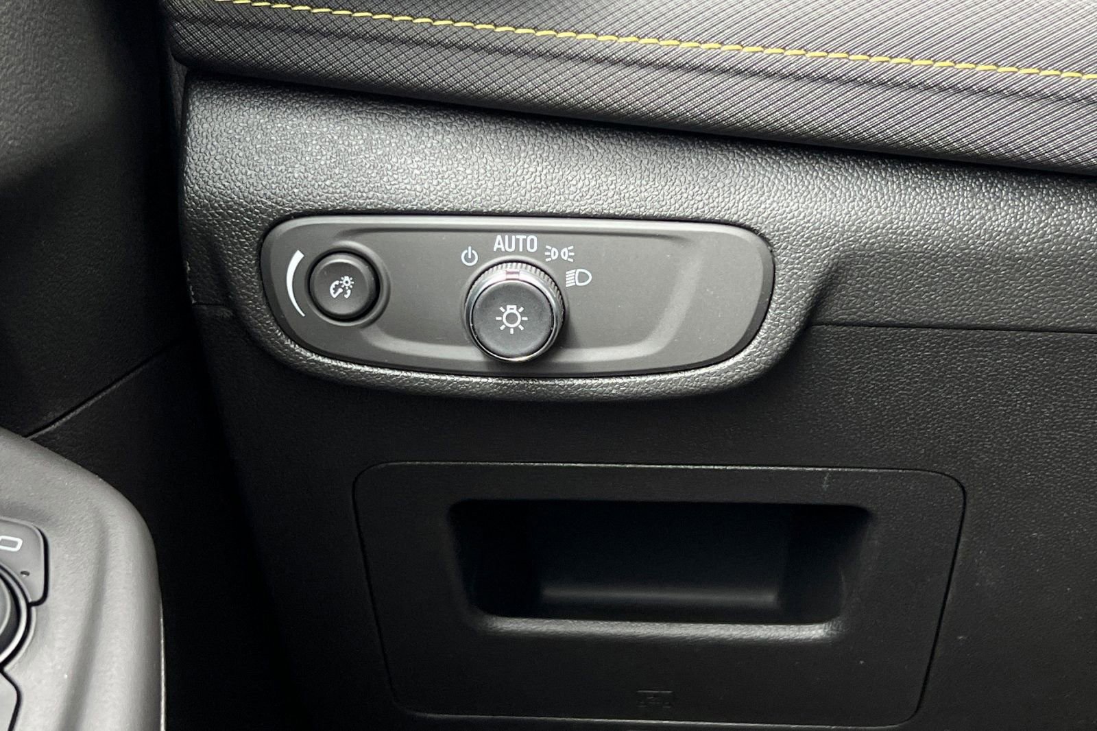 New 2025 Chevrolet TrailBlazer ACTIV w/ Convenience Package FWD image 29