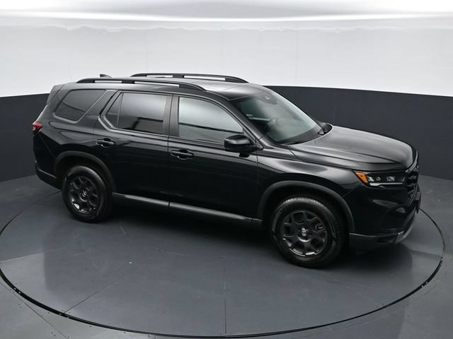 Used 2025 Honda Pilot TrailSport image 35