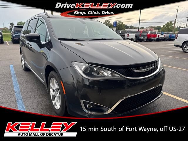 Used 2017 Chrysler Pacifica Touring-L Plus w/ Tire & Wheel Group