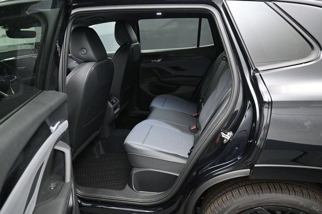 New 2026 Volkswagen Tiguan SE R-Line FWD image 11