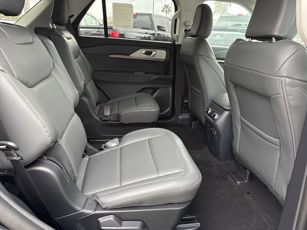New 2026 Ford Explorer Active RWD image 24