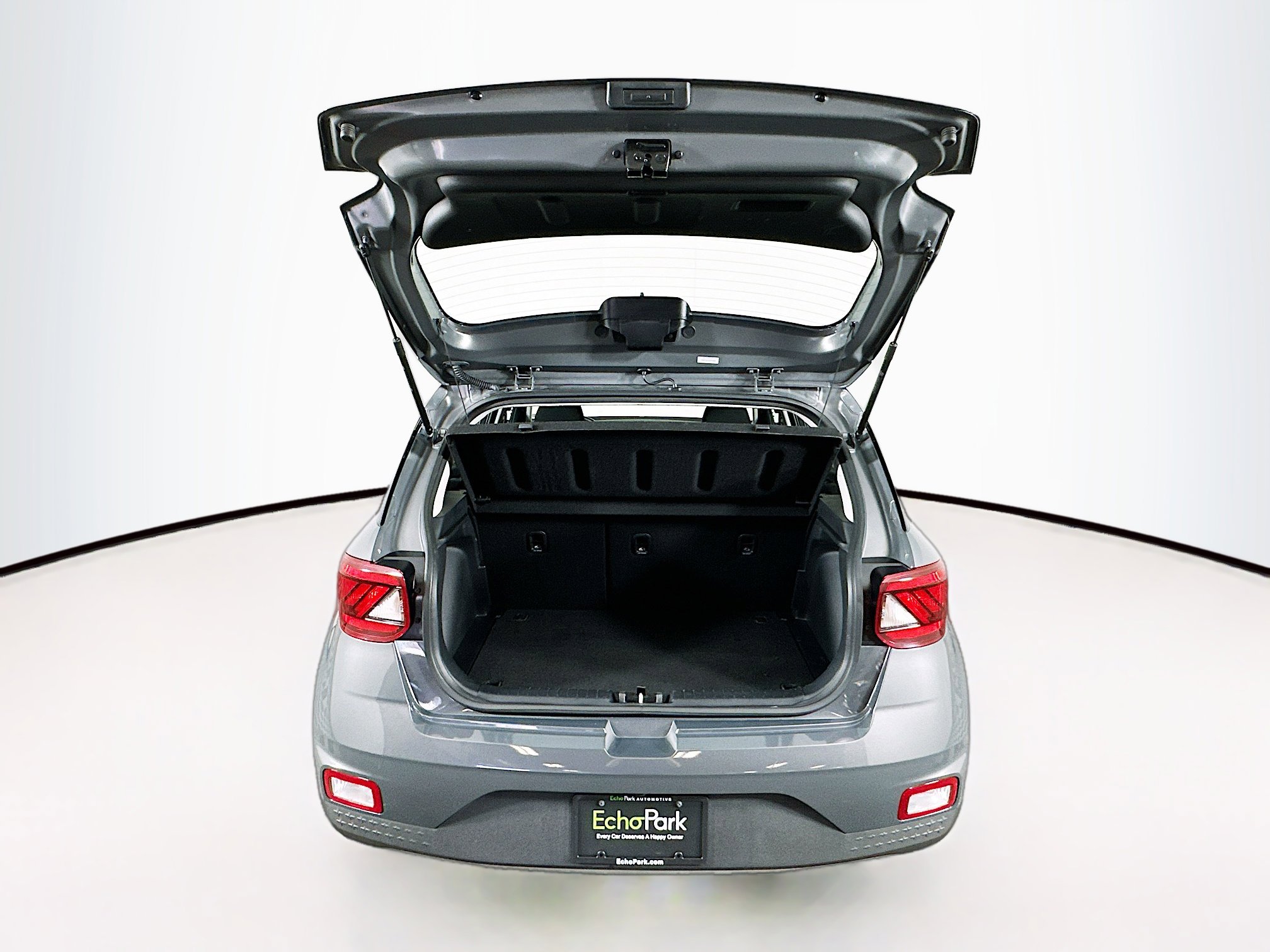 Used 2025 Hyundai Venue SEL image 28