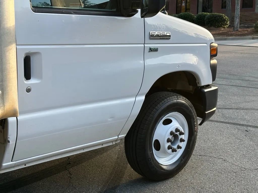 Used 2016 Ford E-350 and Econoline 350 Super Duty image 10