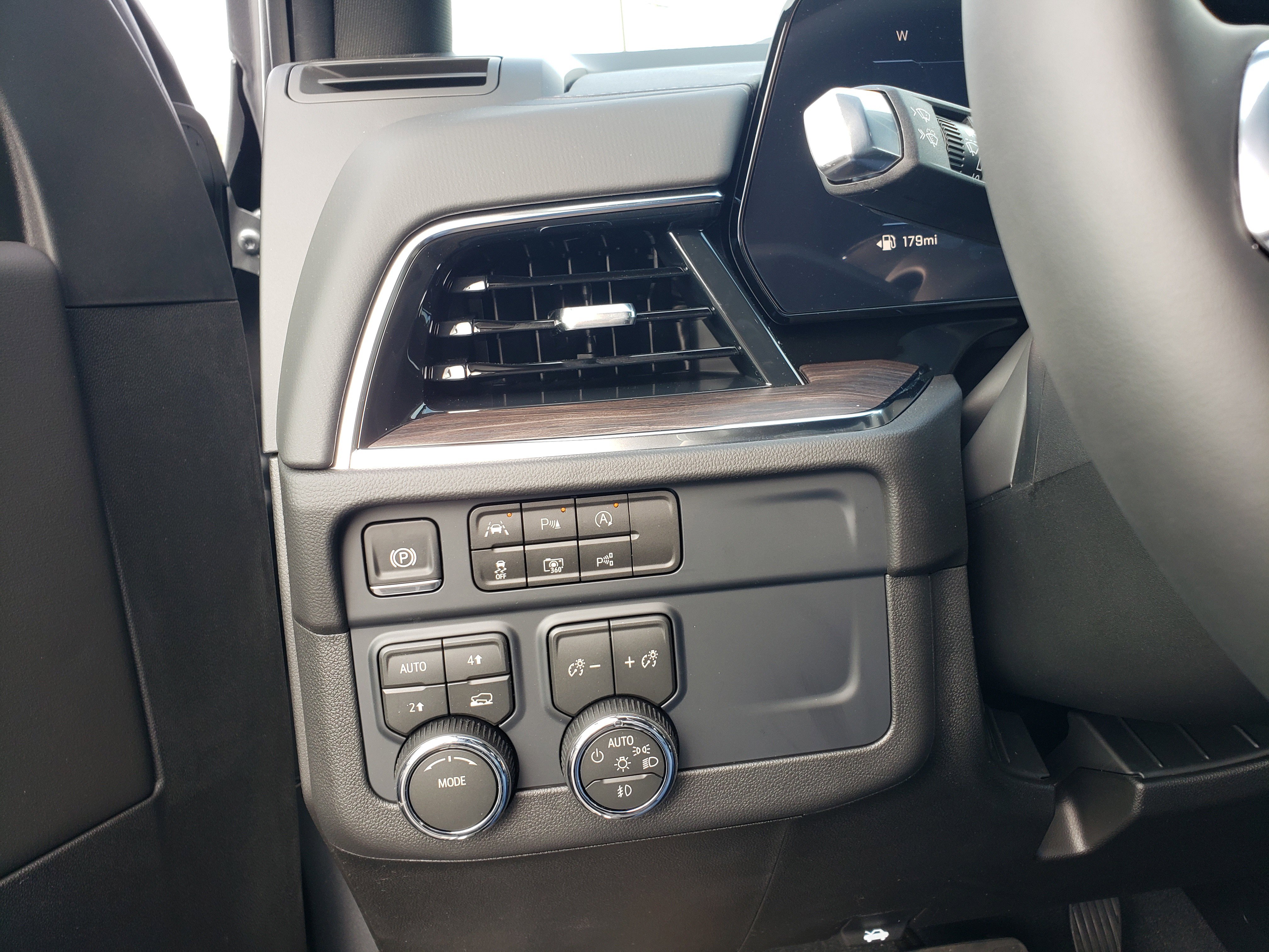 New 2026 Chevrolet Tahoe LT w/ Comfort Package image 16