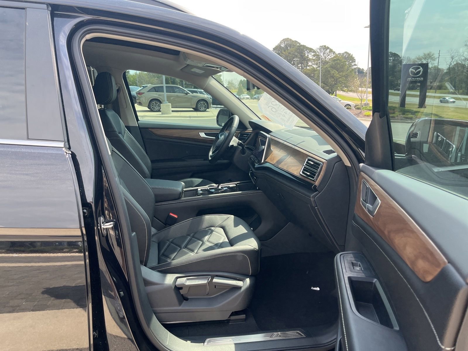 New 2026 Volkswagen Atlas SE image 32