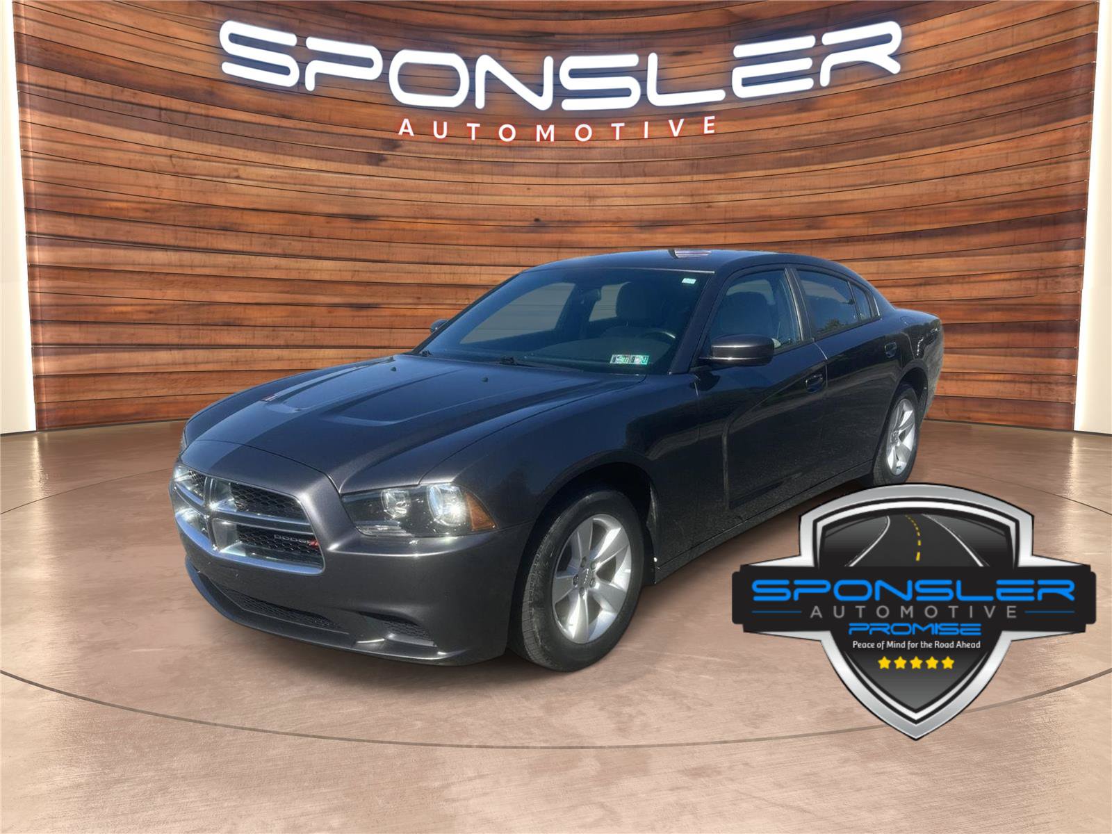 Used 2014 Dodge Charger SE RWD image 1