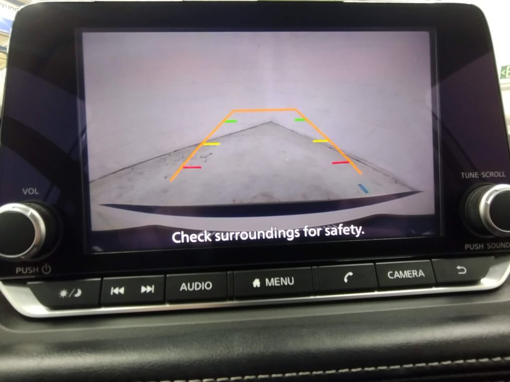 Used 2023 Nissan Rogue S AWD/4WD image 9