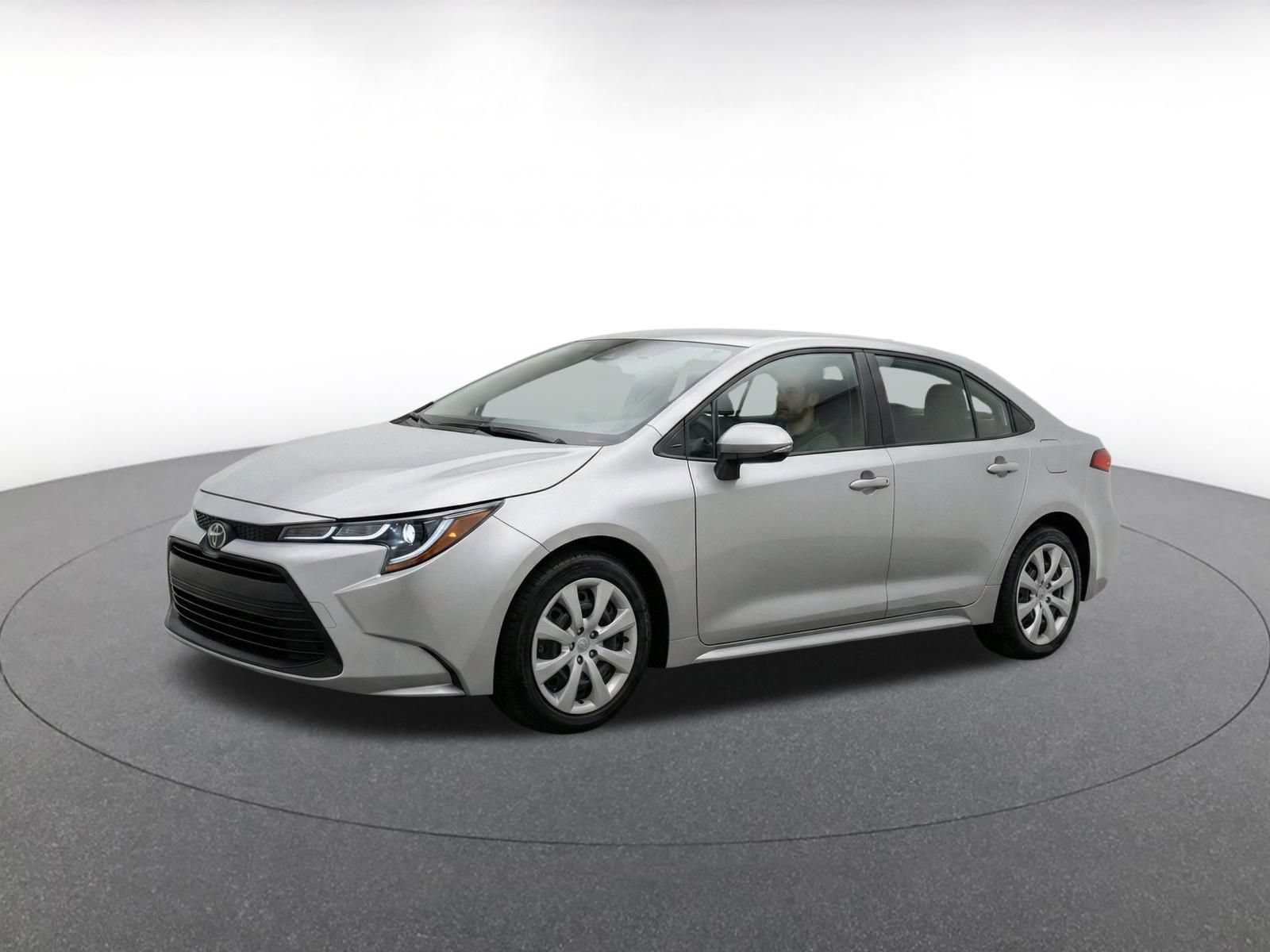Used 2025 Toyota Corolla LE FWD image 3