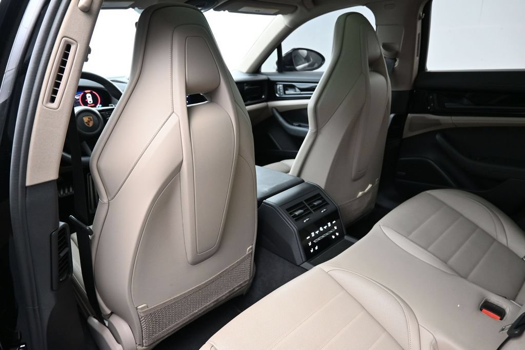 Certified 2026 Porsche Panamera 4 AWD/4WD image 8