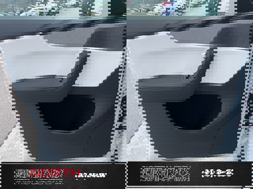 Used 2026 Tesla Model Y Long Range image 5