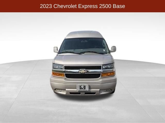 Used 2023 Chevrolet Express 2500 RWD image 2