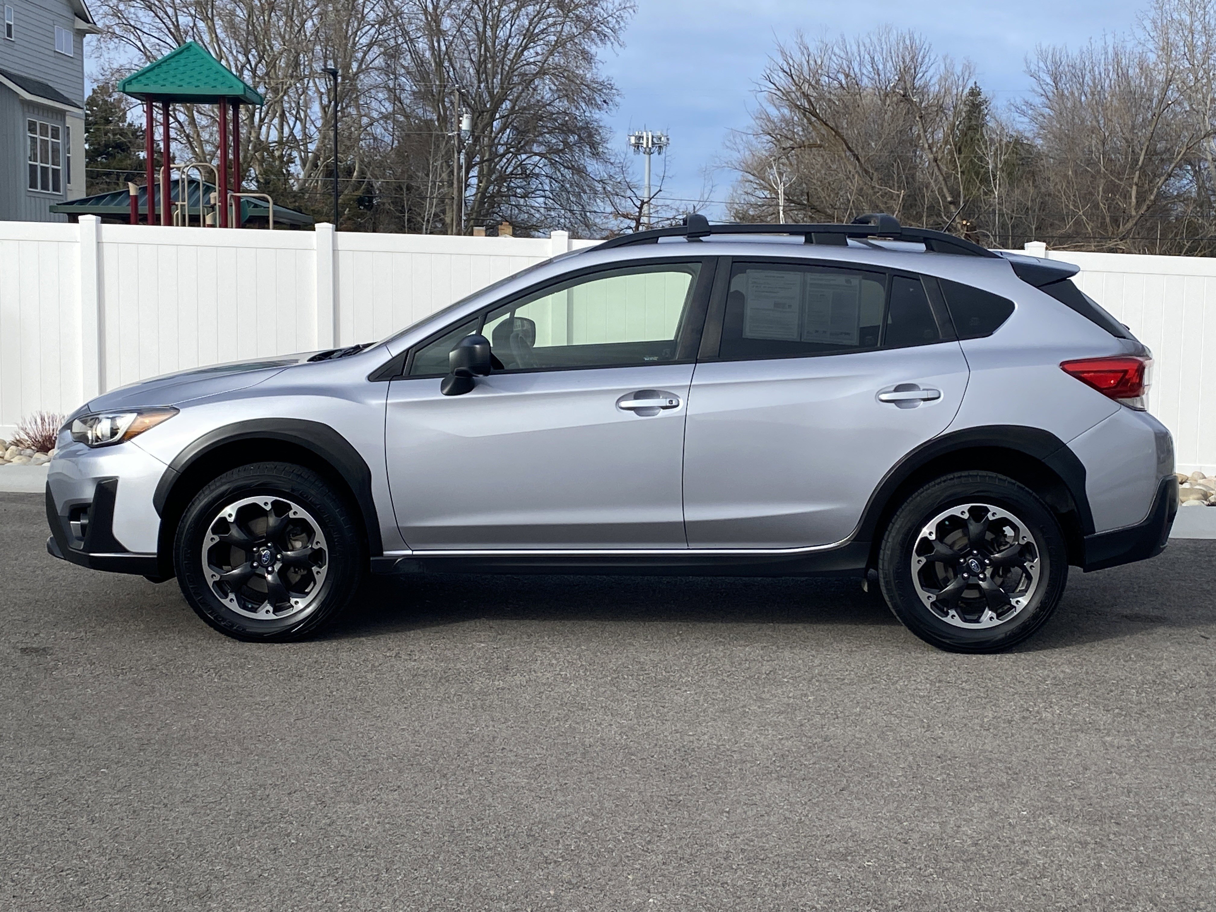 Used 2023 Subaru Crosstrek 2.0i image 3