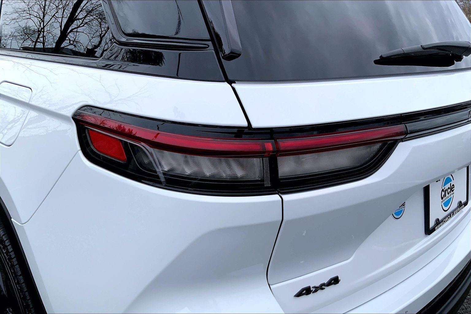 Used 2025 Jeep Grand Cherokee Limited w/ Black Appearance Package image 27