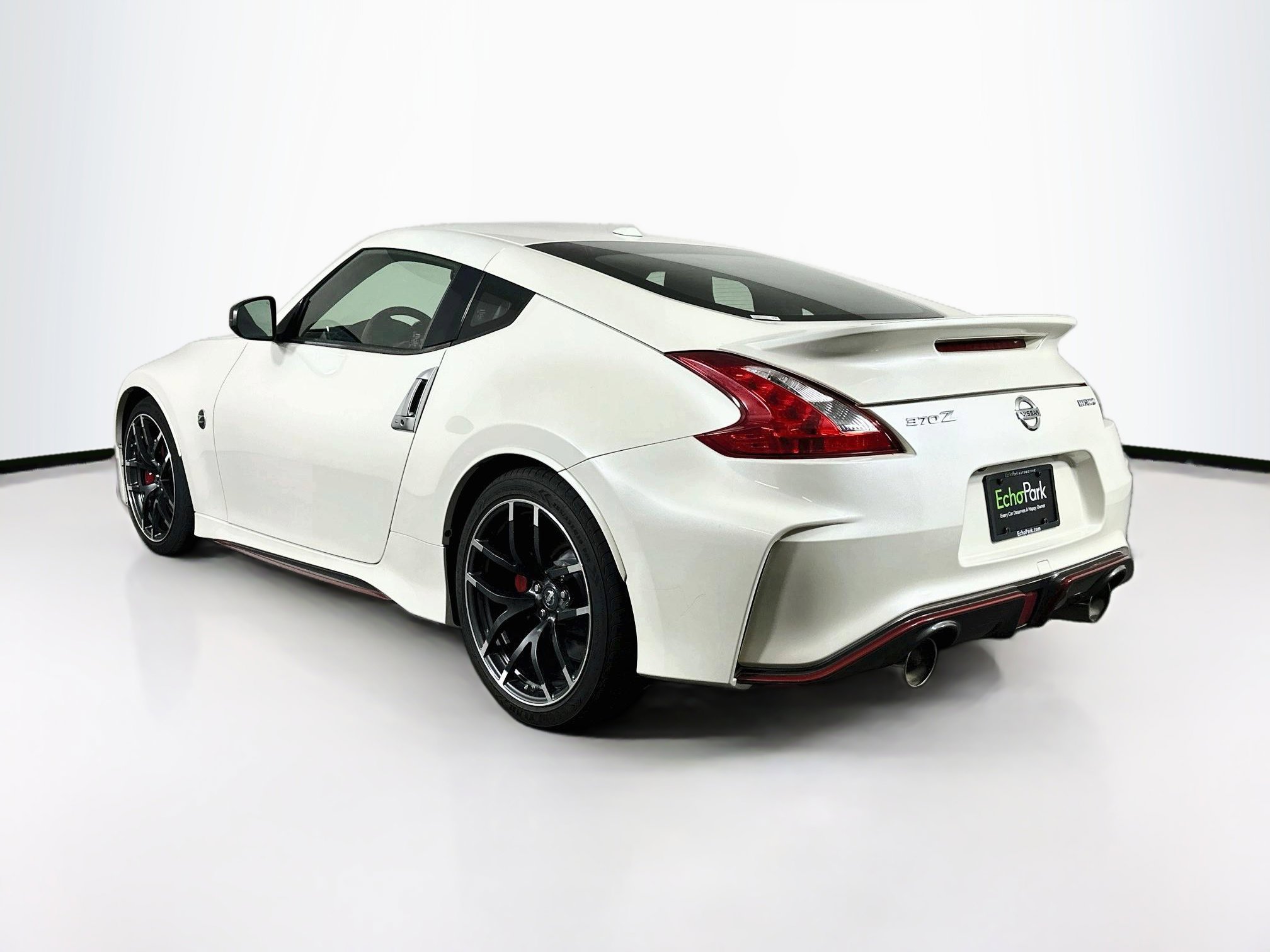 Used 2016 Nissan 370Z NISMO RWD image 5