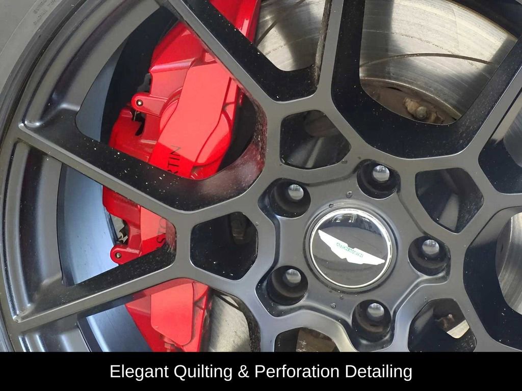 Used 2021 Aston Martin DBX image 14