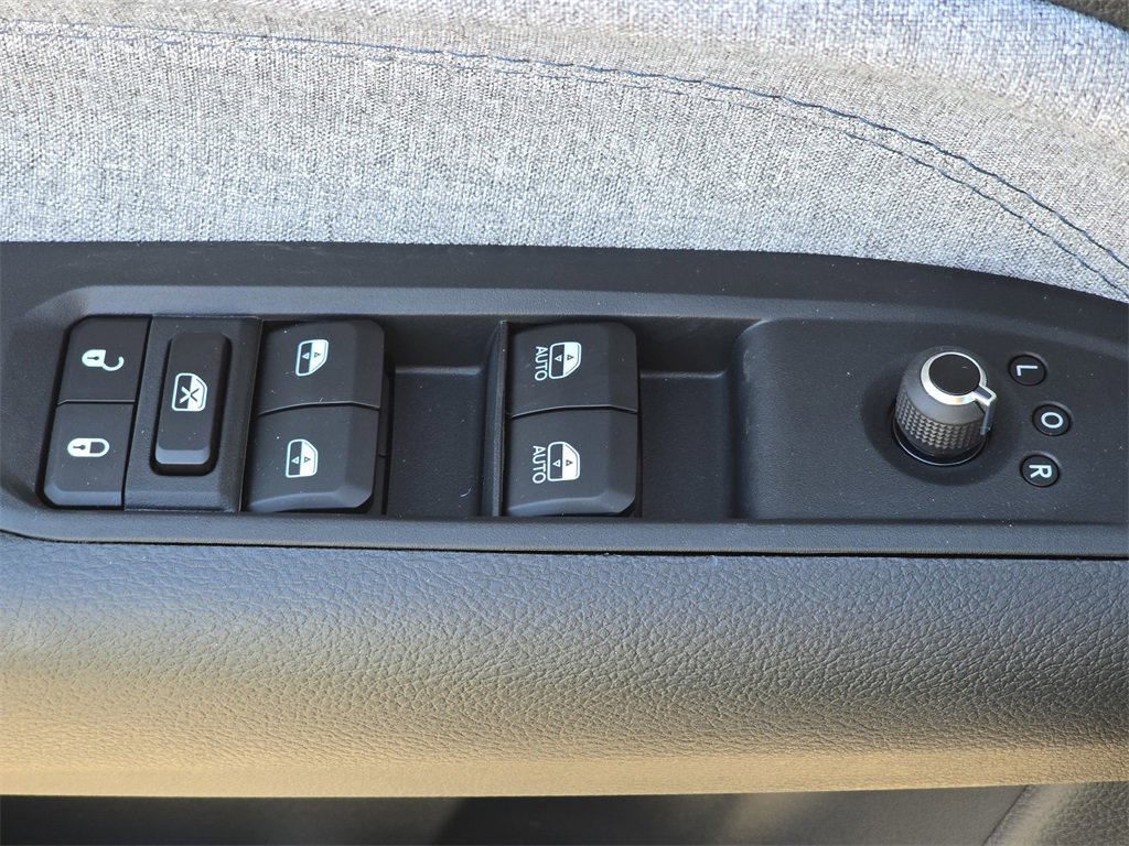 New 2026 Jeep Compass Latitude image 28