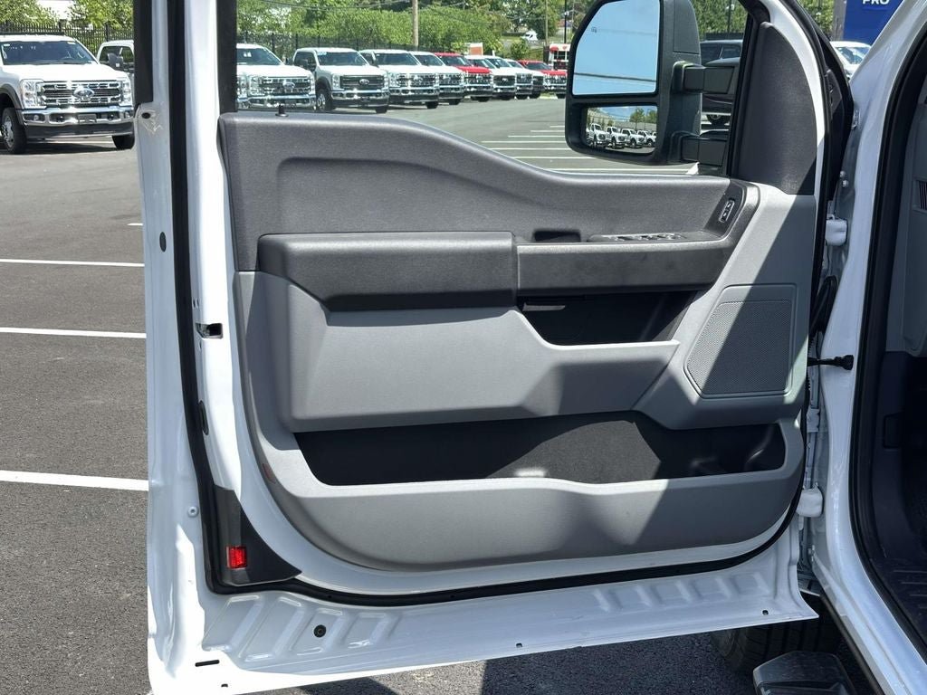 New 2026 Ford F250 XL w/ XL Driver Assist Package RWD image 16