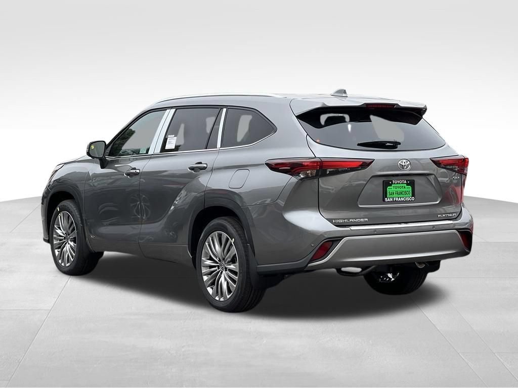 New 2026 Toyota Highlander Platinum AWD/4WD image 3