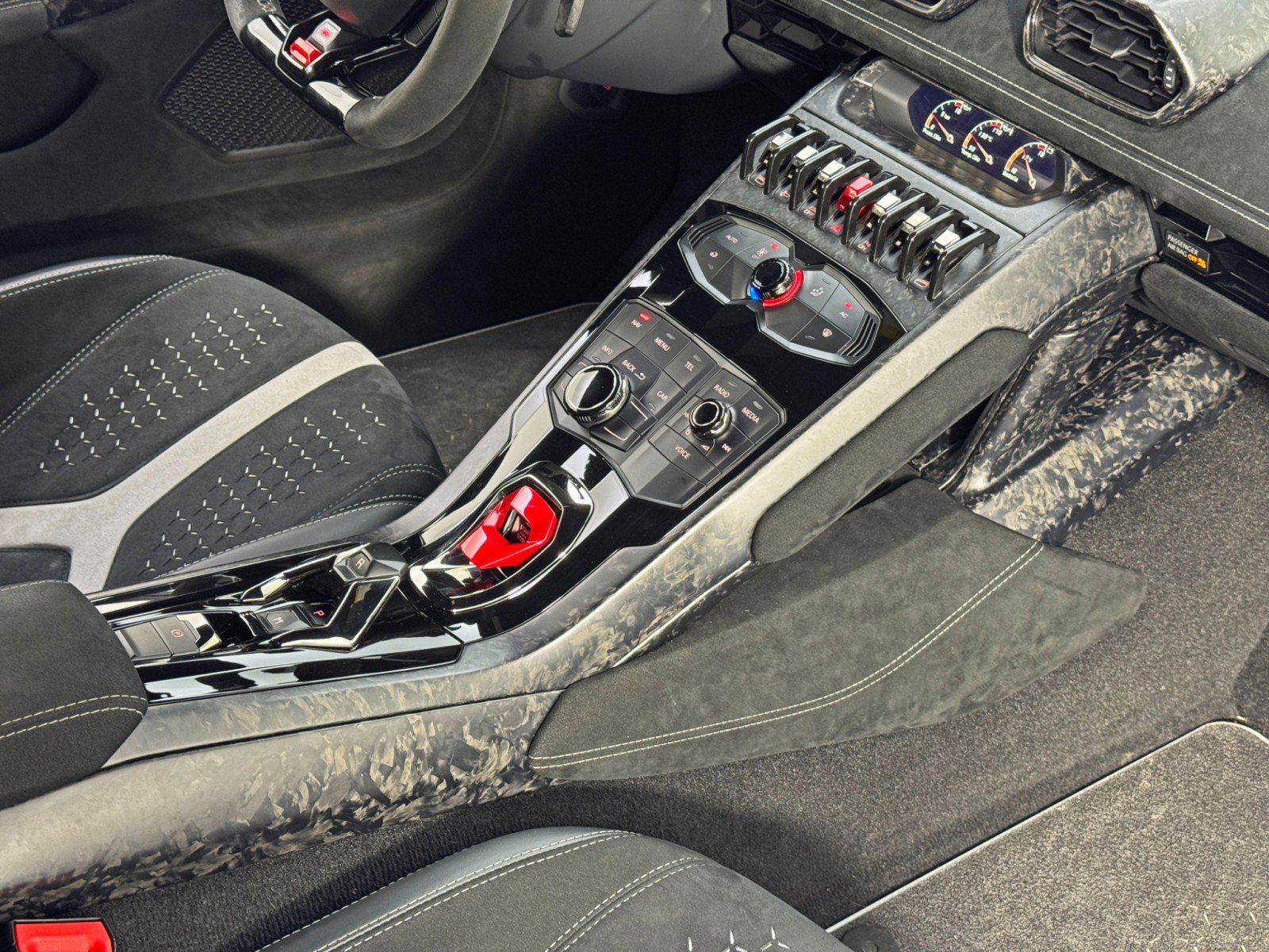 Used 2018 Lamborghini Huracan Performante image 95