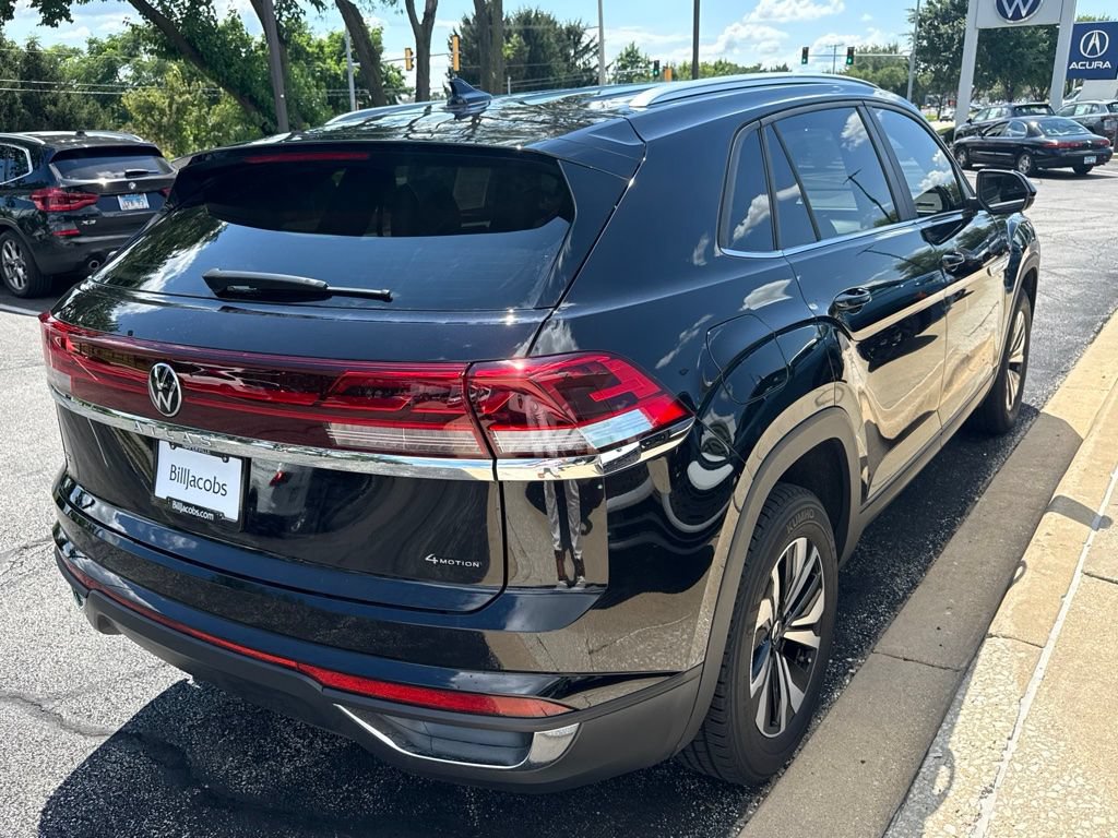 Used 2024 Volkswagen Atlas Cross Sport SE AWD/4WD image 6