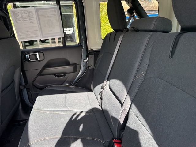 Used 2025 Jeep Wrangler Unlimited Sahara w/ Safety Group image 11