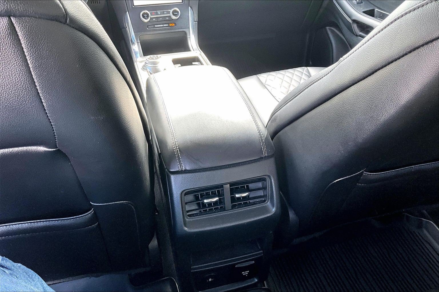 Used 2024 Ford Edge Titanium AWD/4WD image 11