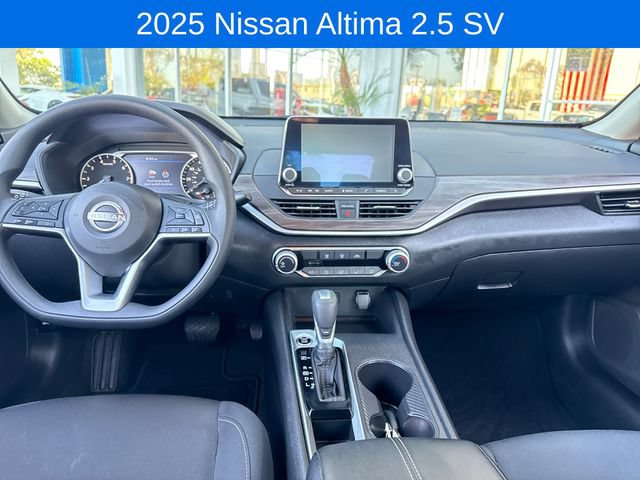 Used 2025 Nissan Altima 2.5 SV FWD image 12