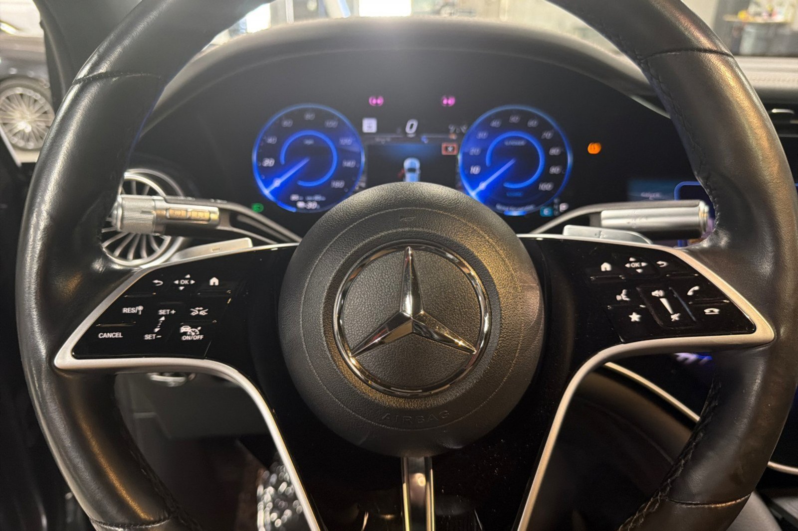 Used 2023 Mercedes-Benz EQS 580 4MATIC SUV image 21