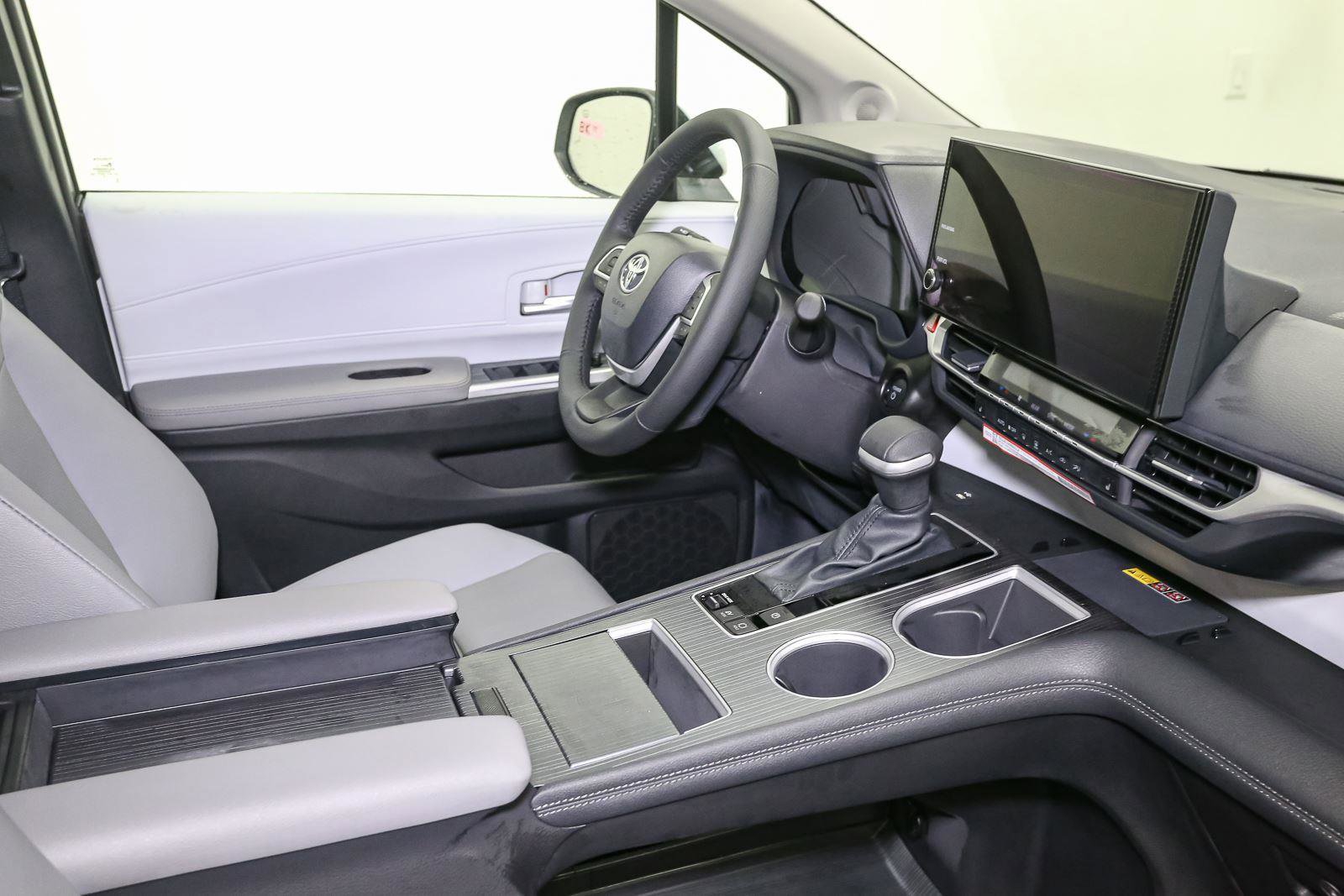 New 2026 Toyota Sienna XLE FWD image 15
